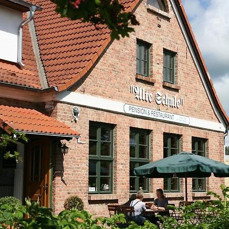Pension & Restaurant "Alte Schule" Kluis Dış mekan fotoğraf