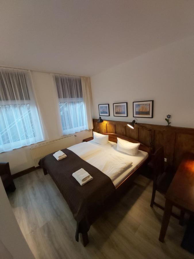 Pension & Restaurant "Alte Schule" Kluis Dış mekan fotoğraf