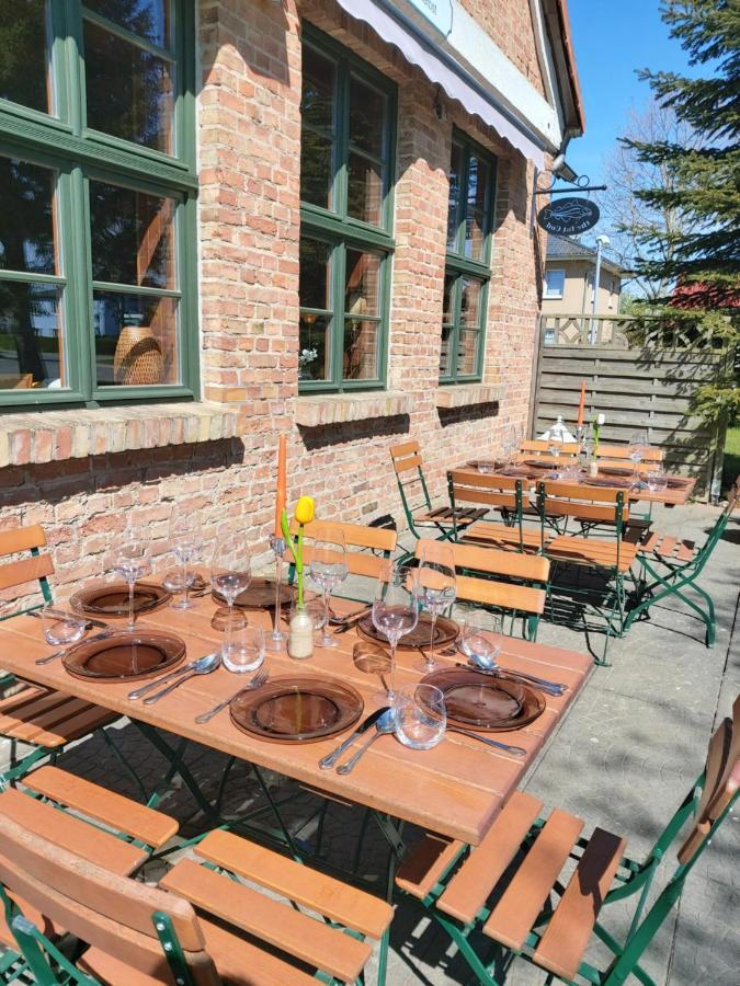 Pension & Restaurant "Alte Schule" Kluis Dış mekan fotoğraf